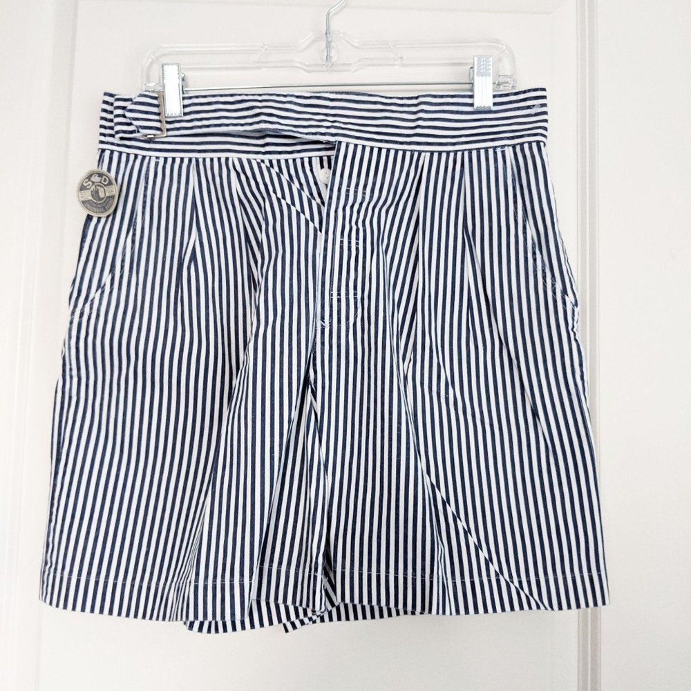 NWT Union Bay Cream and Navy Stripe Short